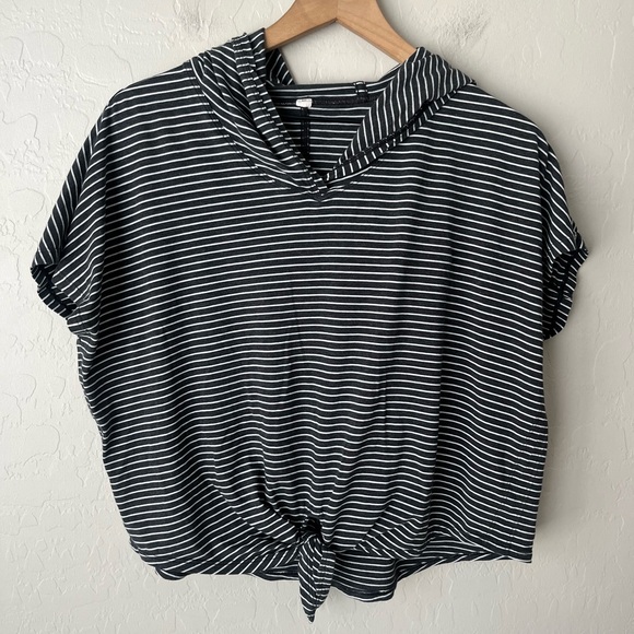 Lululemon Knot Gonna Fly Hoodie Striped Gray Tie Front Short Sleeve shirt 8 - Picture 5 of 12